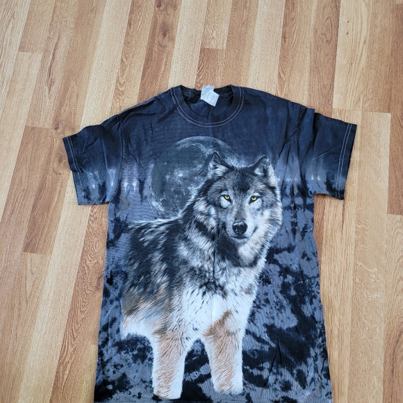 ‼️sold‼️Wolf graphic design cotton shirt - Picture 2 of 5